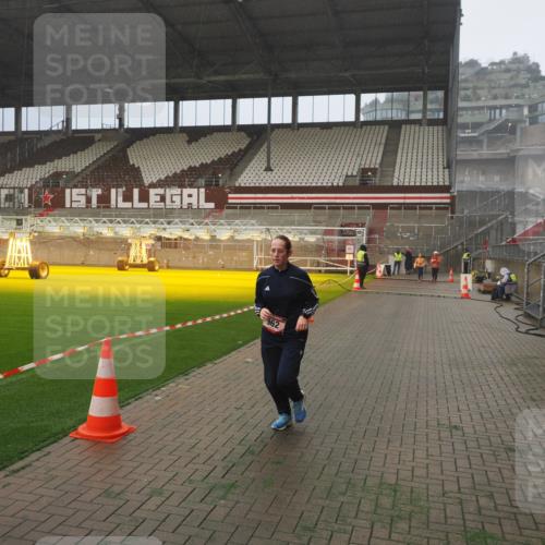 07.12.2025 - St. Pauli X-Mass-Run No. 15 Fabian Wolf http://msf.ph/oto/9372499 07.12.2025 10:10:17 Ziel 962, 1399, 1732, 4358, 4507 meine-sportfotos.de