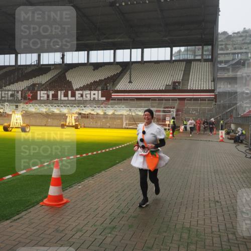 07.12.2025 - St. Pauli X-Mass-Run No. 15 Fabian Wolf http://msf.ph/oto/9372617 07.12.2025 10:10:48 Ziel 1426, 1768, 4885 meine-sportfotos.de