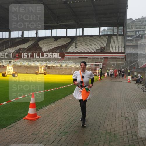 07.12.2025 - St. Pauli X-Mass-Run No. 15 Fabian Wolf http://msf.ph/oto/9372620 07.12.2025 10:10:48 Ziel 1426, 1768, 4885 meine-sportfotos.de