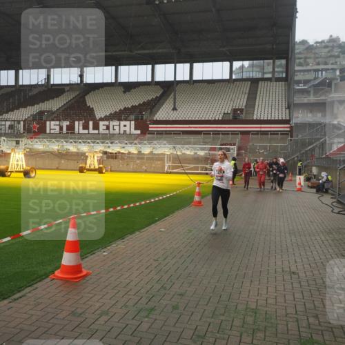 07.12.2025 - St. Pauli X-Mass-Run No. 15 Fabian Wolf http://msf.ph/oto/9372638 07.12.2025 10:10:53 Ziel 57, 979, 983, 1148, 1149, 1150, 1426, 1768, 2530, 4885 meine-sportfotos.de