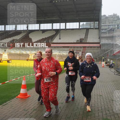 07.12.2025 - St. Pauli X-Mass-Run No. 15 Fabian Wolf http://msf.ph/oto/9372688 07.12.2025 10:11:00 Ziel 57, 979, 983, 1148, 1149, 1150, 1426, 1929, 1935, 2530 meine-sportfotos.de