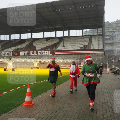 07.12.2025 - St. Pauli X-Mass-Run No. 15 Fabian Wolf http://msf.ph/oto/9372906 07.12.2025 10:12:29 Ziel 1070, 1072, 1074, 1077, 2758, 2760, 2770, 3585 meine-sportfotos.de