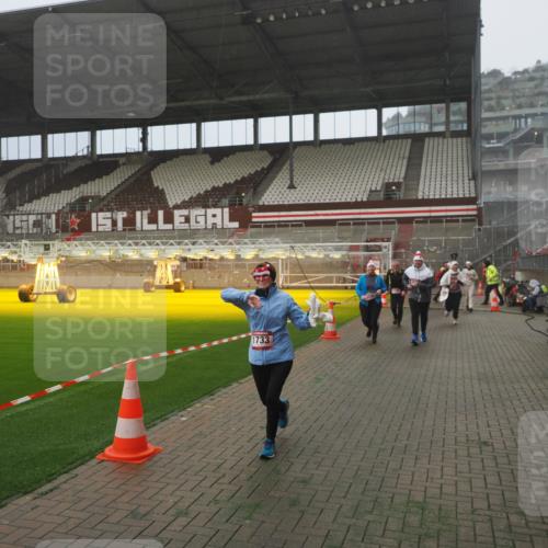 07.12.2025 - St. Pauli X-Mass-Run No. 15 Fabian Wolf http://msf.ph/oto/9373003 07.12.2025 10:13:11 Ziel 80, 1044, 1126, 1397, 1733, 2711, 2712, 3588, 3589, 4081, 4082, 4083, 4487, 4664 meine-sportfotos.de