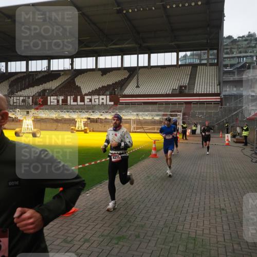 07.12.2025 - St. Pauli X-Mass-Run No. 15 Fabian Wolf http://msf.ph/oto/9373184 07.12.2025 09:51:18 Ziel 13, 1258, 2030, 2135, 2646, 3110, 4273 meine-sportfotos.de