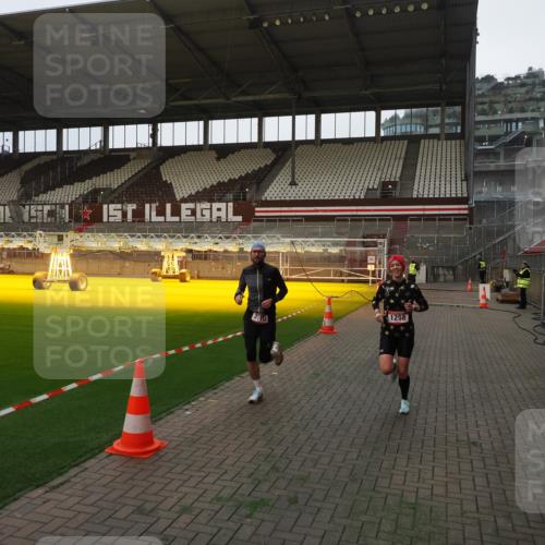 07.12.2025 - St. Pauli X-Mass-Run No. 15 Fabian Wolf http://msf.ph/oto/9373198 07.12.2025 09:51:20 Ziel 13, 1258, 2030, 2135, 2646, 3110, 4273 meine-sportfotos.de