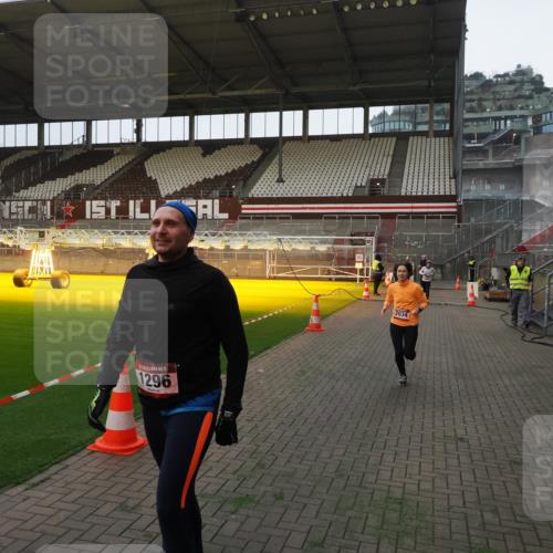 07.12.2025 - St. Pauli X-Mass-Run No. 15 Fabian Wolf http://msf.ph/oto/9373271 07.12.2025 09:52:27 Ziel 154, 195, 1296, 2034 meine-sportfotos.de