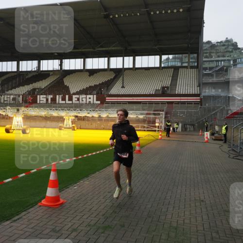 07.12.2025 - St. Pauli X-Mass-Run No. 15 Fabian Wolf http://msf.ph/oto/9373345 07.12.2025 09:53:18 Ziel 518, 3684 meine-sportfotos.de