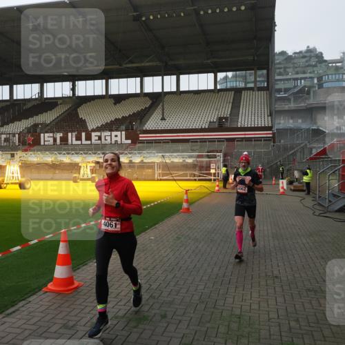 07.12.2025 - St. Pauli X-Mass-Run No. 15 Fabian Wolf http://msf.ph/oto/9373378 07.12.2025 09:53:48 Ziel 96, 115, 4050, 4061, 4062 meine-sportfotos.de