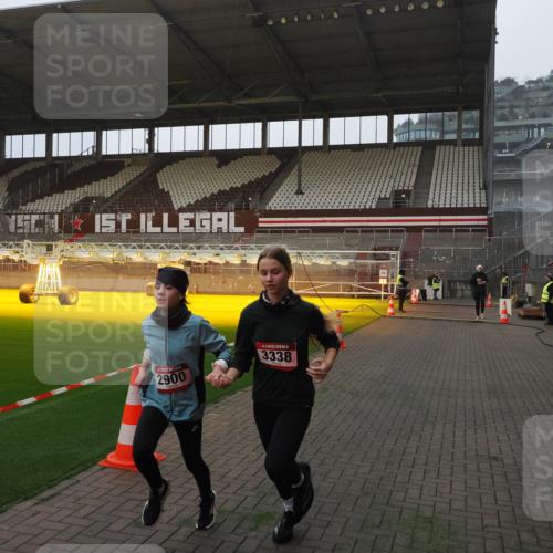 07.12.2025 - St. Pauli X-Mass-Run No. 15 Fabian Wolf http://msf.ph/oto/9373423 07.12.2025 09:54:13 Ziel 1375, 2651, 2900, 3338 meine-sportfotos.de