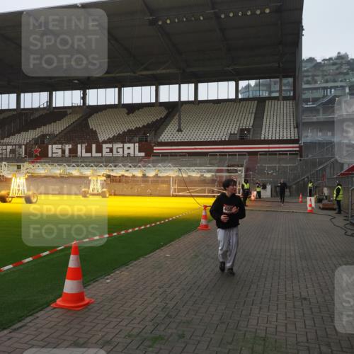07.12.2025 - St. Pauli X-Mass-Run No. 15 Fabian Wolf http://msf.ph/oto/9373496 07.12.2025 09:55:02 Ziel 1649, 4088 meine-sportfotos.de