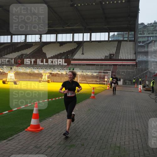 07.12.2025 - St. Pauli X-Mass-Run No. 15 Fabian Wolf http://msf.ph/oto/9373531 07.12.2025 09:55:16 Ziel 1101, 1113, 4087 meine-sportfotos.de
