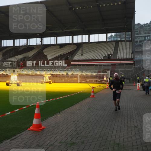 07.12.2025 - St. Pauli X-Mass-Run No. 15 Fabian Wolf http://msf.ph/oto/9373598 07.12.2025 09:56:10 Ziel 1483, 1530 meine-sportfotos.de