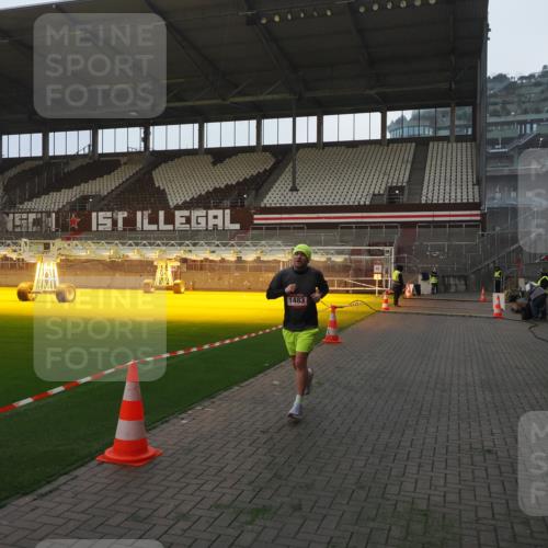 07.12.2025 - St. Pauli X-Mass-Run No. 15 Fabian Wolf http://msf.ph/oto/9373621 07.12.2025 09:56:15 Ziel 1483, 1530 meine-sportfotos.de