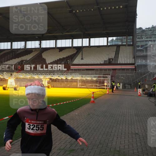 07.12.2025 - St. Pauli X-Mass-Run No. 15 Fabian Wolf http://msf.ph/oto/9373668 07.12.2025 09:56:31 Ziel 3255 meine-sportfotos.de