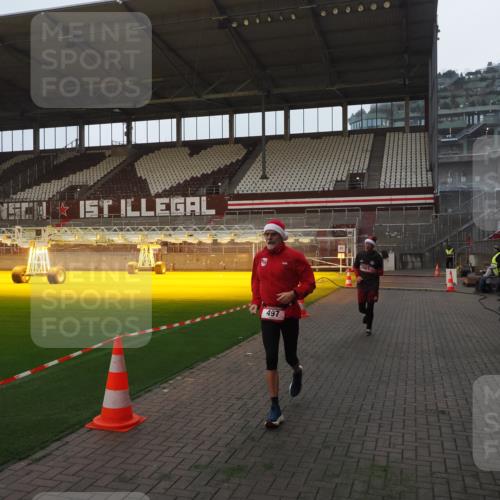 07.12.2025 - St. Pauli X-Mass-Run No. 15 Fabian Wolf http://msf.ph/oto/9373776 07.12.2025 09:56:56 Ziel 198, 497, 662, 1116, 1165, 2861, 4208, 4209 meine-sportfotos.de