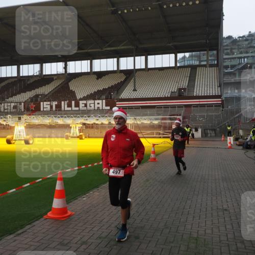 07.12.2025 - St. Pauli X-Mass-Run No. 15 Fabian Wolf http://msf.ph/oto/9373781 07.12.2025 09:56:56 Ziel 198, 497, 662, 1116, 1165, 2861, 4208, 4209 meine-sportfotos.de