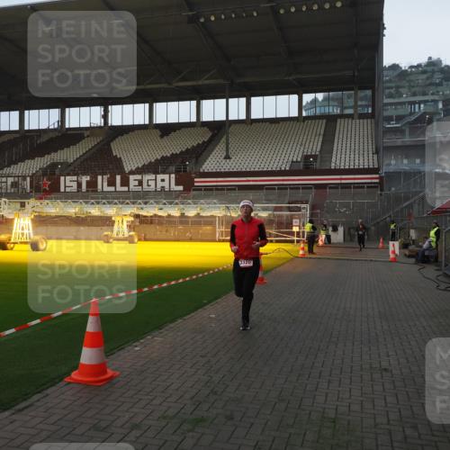 07.12.2025 - St. Pauli X-Mass-Run No. 15 Fabian Wolf http://msf.ph/oto/9373813 07.12.2025 09:57:08 Ziel 497, 2861, 3320 meine-sportfotos.de