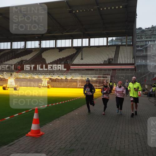 07.12.2025 - St. Pauli X-Mass-Run No. 15 Fabian Wolf http://msf.ph/oto/9373849 07.12.2025 09:57:28 Ziel 632, 1292, 1293, 1377, 1395, 2678, 4032 meine-sportfotos.de