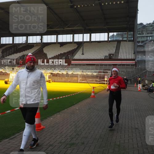 07.12.2025 - St. Pauli X-Mass-Run No. 15 Fabian Wolf http://msf.ph/oto/9373999 07.12.2025 09:58:26 Ziel 238, 261, 483, 1173, 1633, 1774, 2205, 3515, 4031, 4206 meine-sportfotos.de