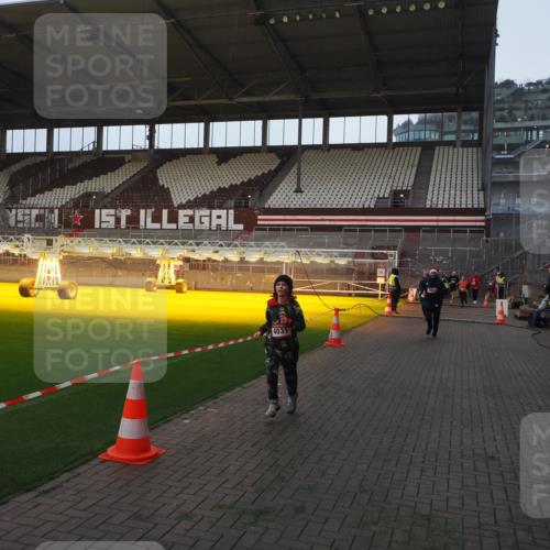 07.12.2025 - St. Pauli X-Mass-Run No. 15 Fabian Wolf http://msf.ph/oto/9374005 07.12.2025 09:58:29 Ziel 238, 261, 483, 1173, 1603, 1633, 1774, 2205, 3515, 4031, 4206 meine-sportfotos.de