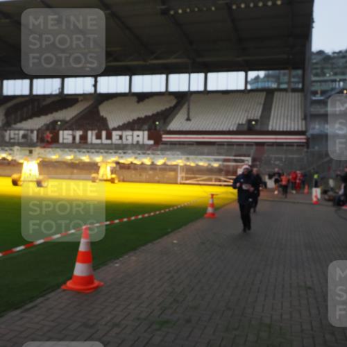 07.12.2025 - St. Pauli X-Mass-Run No. 15 Fabian Wolf http://msf.ph/oto/9374014 07.12.2025 09:58:30 Ziel 238, 261, 483, 532, 1173, 1603, 1633, 1774, 2205, 3515, 4031, 4206 meine-sportfotos.de