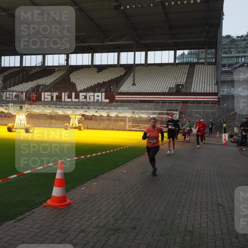 07.12.2025 - St. Pauli X-Mass-Run No. 15 Fabian Wolf http://msf.ph/oto/9374031 07.12.2025 09:58:35 Ziel 238, 261, 483, 532, 1003, 1115, 1173, 1528, 1603, 1782, 1785, 2205, 2392, 3308, 4031, 4206 meine-sportfotos.de