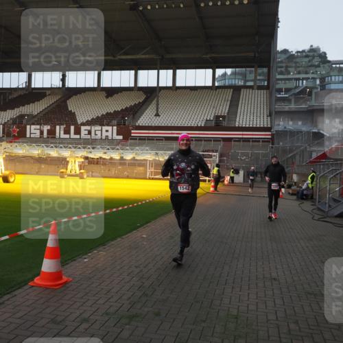 07.12.2025 - St. Pauli X-Mass-Run No. 15 Fabian Wolf http://msf.ph/oto/9374061 07.12.2025 09:58:43 Ziel 483, 532, 655, 1003, 1115, 1528, 1542, 1603, 1782, 1785, 2392, 3308 meine-sportfotos.de
