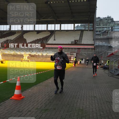 07.12.2025 - St. Pauli X-Mass-Run No. 15 Fabian Wolf http://msf.ph/oto/9374062 07.12.2025 09:58:43 Ziel 483, 532, 655, 1003, 1115, 1528, 1542, 1603, 1782, 1785, 2392, 3308 meine-sportfotos.de