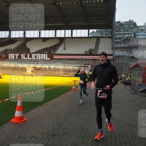 07.12.2025 - St. Pauli X-Mass-Run No. 15 Fabian Wolf http://msf.ph/oto/9374076 07.12.2025 09:58:48 Ziel 532, 655, 1003, 1115, 1528, 1542, 1782, 1785, 2392, 3308 meine-sportfotos.de