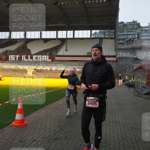 07.12.2025 - St. Pauli X-Mass-Run No. 15 Fabian Wolf http://msf.ph/oto/9374079 07.12.2025 09:58:49 Ziel 532, 655, 1003, 1115, 1528, 1542, 1782, 1785, 2392, 3308 meine-sportfotos.de