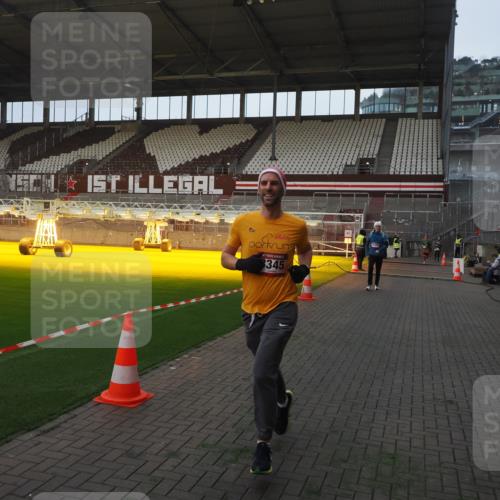 07.12.2025 - St. Pauli X-Mass-Run No. 15 Fabian Wolf http://msf.ph/oto/9374098 07.12.2025 09:59:05 Ziel 2529, 3147, 3345 meine-sportfotos.de