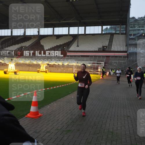 07.12.2025 - St. Pauli X-Mass-Run No. 15 Fabian Wolf http://msf.ph/oto/9374267 07.12.2025 09:59:38 Ziel 488, 910, 911, 961, 1763, 2204, 3513, 4029, 4051, 4052, 4465 meine-sportfotos.de