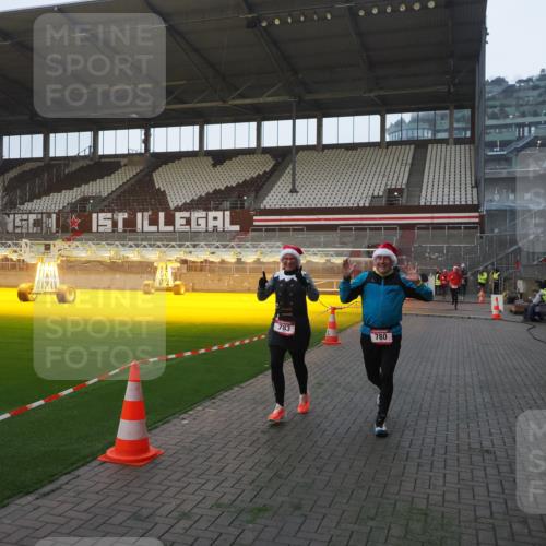 07.12.2025 - St. Pauli X-Mass-Run No. 15 Fabian Wolf http://msf.ph/oto/9374654 07.12.2025 10:01:18 Ziel 780, 783, 801, 1124, 1887, 1892, 2528 meine-sportfotos.de
