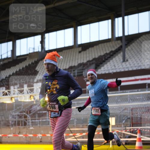 07.12.2025 - St. Pauli X-Mass-Run No. 15 Patografie http://msf.ph/oto/9374668 07.12.2025 09:56:39 Ziel 198, 662, 1116, 1165, 3255, 4208, 4209 meine-sportfotos.de