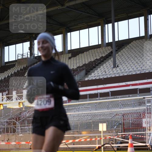 07.12.2025 - St. Pauli X-Mass-Run No. 15 Patografie http://msf.ph/oto/9374674 07.12.2025 09:56:40 Ziel 198, 662, 1116, 1165, 3255, 4208, 4209 meine-sportfotos.de