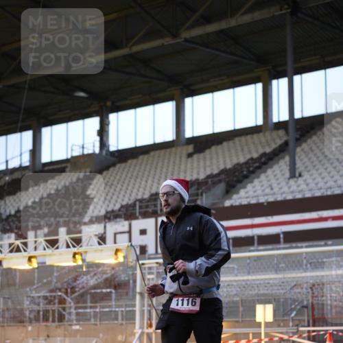07.12.2025 - St. Pauli X-Mass-Run No. 15 Patografie http://msf.ph/oto/9374679 07.12.2025 09:56:44 Ziel 198, 497, 662, 1116, 1165, 4208, 4209 meine-sportfotos.de