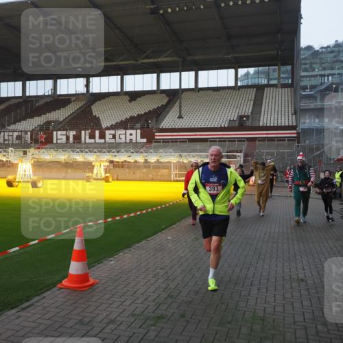 07.12.2025 - St. Pauli X-Mass-Run No. 15 Fabian Wolf http://msf.ph/oto/9374697 07.12.2025 10:01:29 Ziel 118, 393, 780, 783, 804, 1124, 1294, 1760, 3187, 3878 meine-sportfotos.de
