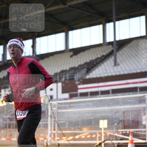 07.12.2025 - St. Pauli X-Mass-Run No. 15 Patografie http://msf.ph/oto/9374700 07.12.2025 09:57:03 Ziel 497, 2861, 3320 meine-sportfotos.de