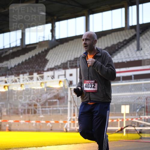 07.12.2025 - St. Pauli X-Mass-Run No. 15 Patografie http://msf.ph/oto/9374706 07.12.2025 09:57:09 Ziel 3320, 4032 meine-sportfotos.de