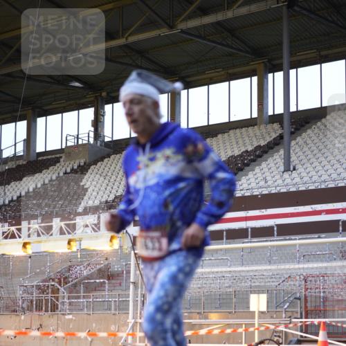 07.12.2025 - St. Pauli X-Mass-Run No. 15 Patografie http://msf.ph/oto/9374748 07.12.2025 09:58:13 Ziel 238, 261, 1633, 1774, 2205, 3405, 3515 meine-sportfotos.de