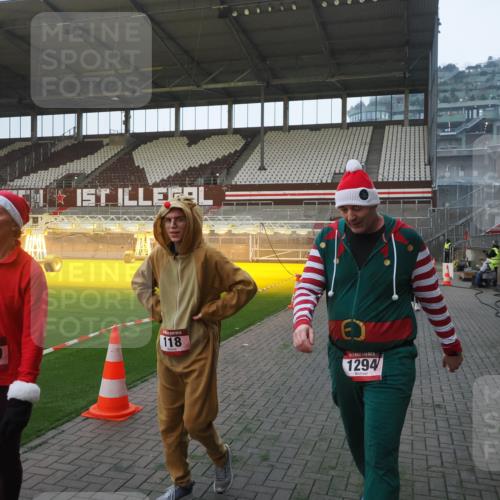 07.12.2025 - St. Pauli X-Mass-Run No. 15 Fabian Wolf http://msf.ph/oto/9374762 07.12.2025 10:01:36 Ziel 118, 393, 804, 1124, 1294, 1724, 1760, 1859, 2681, 3187, 3580, 3582, 3629, 3878 meine-sportfotos.de