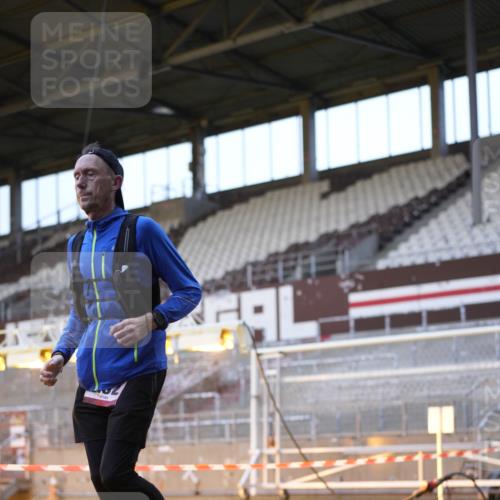 07.12.2025 - St. Pauli X-Mass-Run No. 15 Patografie http://msf.ph/oto/9374802 07.12.2025 09:58:35 Ziel 483, 532, 1003, 1115, 1528, 1542, 1603, 1782, 1785, 2392, 3308, 4031 meine-sportfotos.de