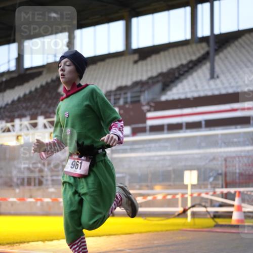 07.12.2025 - St. Pauli X-Mass-Run No. 15 Patografie http://msf.ph/oto/9374872 07.12.2025 09:59:26 Ziel 488, 961, 1763, 2204, 2207, 2657, 4029, 4051, 4052, 4465 meine-sportfotos.de