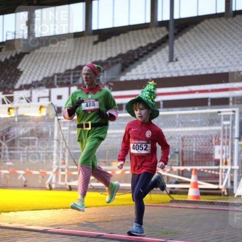 07.12.2025 - St. Pauli X-Mass-Run No. 15 Patografie http://msf.ph/oto/9374874 07.12.2025 09:59:29 Ziel 488, 961, 1763, 2204, 2207, 2657, 3513, 4029, 4051, 4052, 4465 meine-sportfotos.de