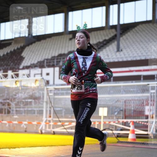 07.12.2025 - St. Pauli X-Mass-Run No. 15 Patografie http://msf.ph/oto/9374908 07.12.2025 09:59:42 Ziel 488, 910, 911, 934, 1112, 1763, 2186, 2729, 2964, 3513, 4051, 4052, 4465 meine-sportfotos.de