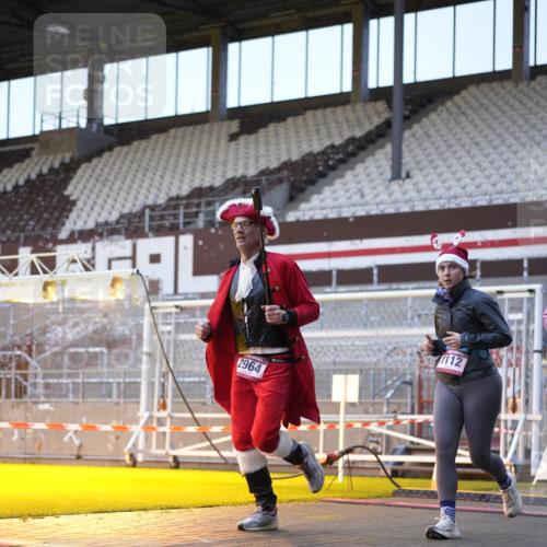 07.12.2025 - St. Pauli X-Mass-Run No. 15 Patografie http://msf.ph/oto/9374912 07.12.2025 09:59:44 Ziel 488, 910, 911, 934, 1112, 1763, 2186, 2729, 2964, 3513, 4051, 4052, 4465 meine-sportfotos.de