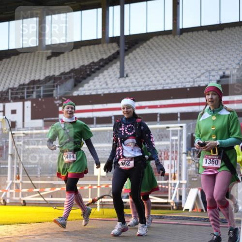 07.12.2025 - St. Pauli X-Mass-Run No. 15 Patografie http://msf.ph/oto/9374927 07.12.2025 09:59:59 Ziel 802, 934, 1112, 1333, 1354, 1360, 1404, 2140, 2141, 2964 meine-sportfotos.de