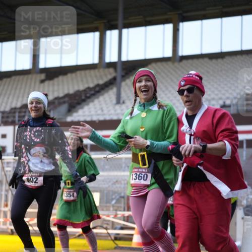 07.12.2025 - St. Pauli X-Mass-Run No. 15 Patografie http://msf.ph/oto/9374931 07.12.2025 10:00:00 Ziel 802, 1112, 1333, 1354, 1360, 1404, 2140, 2141, 2964 meine-sportfotos.de