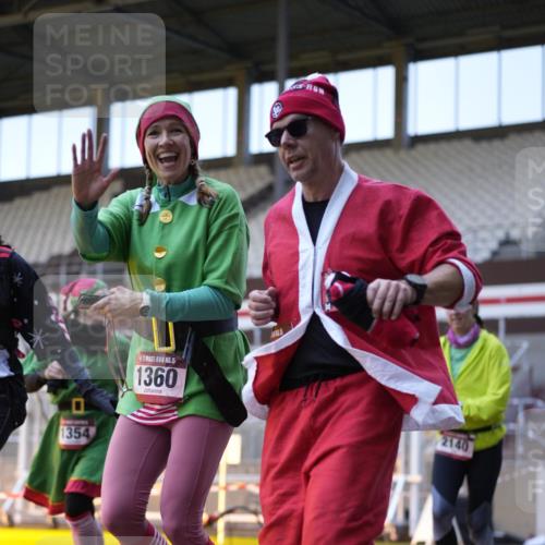 07.12.2025 - St. Pauli X-Mass-Run No. 15 Patografie http://msf.ph/oto/9374936 07.12.2025 10:00:00 Ziel 802, 1112, 1333, 1354, 1360, 1404, 2140, 2141, 2964 meine-sportfotos.de
