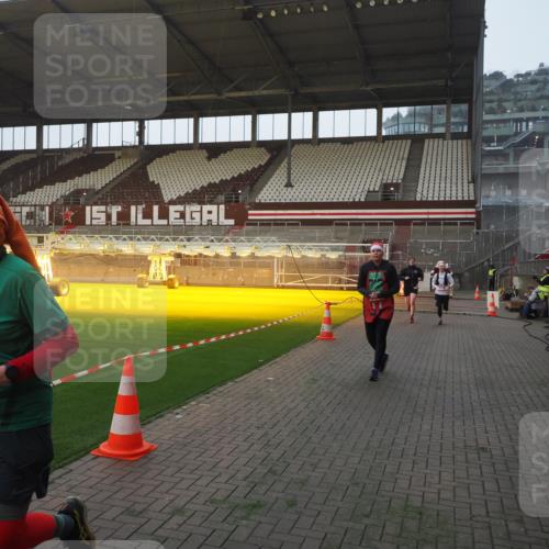 07.12.2025 - St. Pauli X-Mass-Run No. 15 Fabian Wolf http://msf.ph/oto/9374963 07.12.2025 10:02:33 Ziel 63, 304, 1105, 1828, 1829, 2510, 2514, 2604, 2908, 2923 meine-sportfotos.de